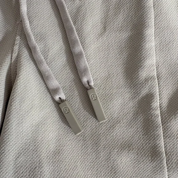 Lululemon LTT Licensed To Train Shorts size M beige like new no liner - Picture 9 of 11